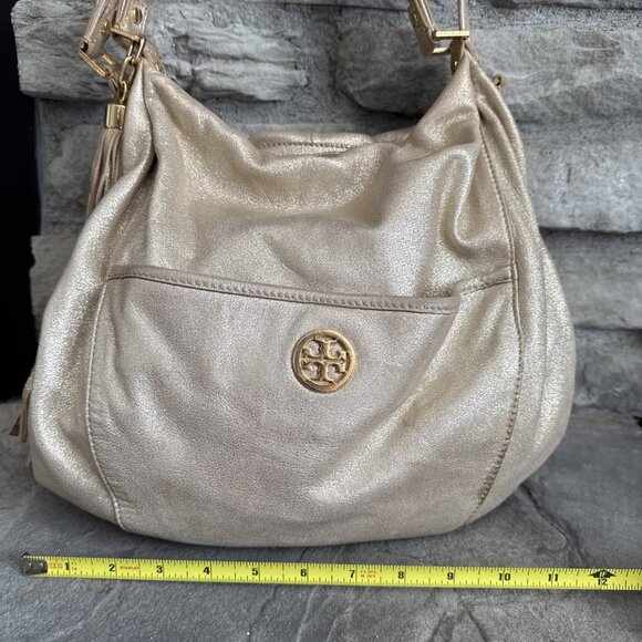 Tory Burch Gold Leather Oversized Dean Hobo Bag Purse Large Metallic Tassel Gold - Picture 3 of 9